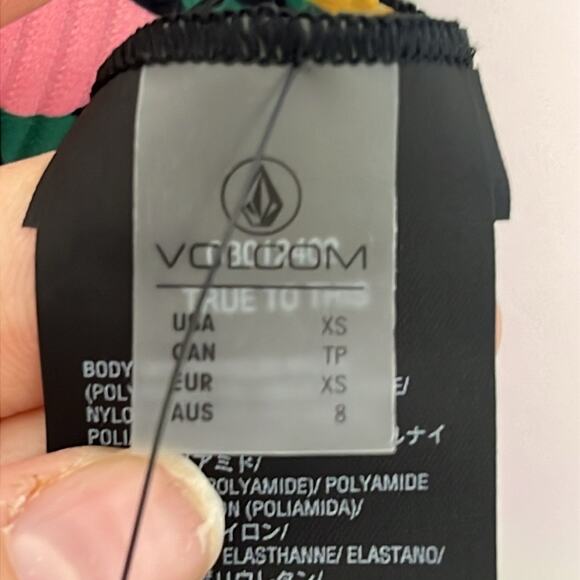 Juniors Volcom Had Me At Aloha One Piece Swim Suit Size XS - Picture 3 of 7